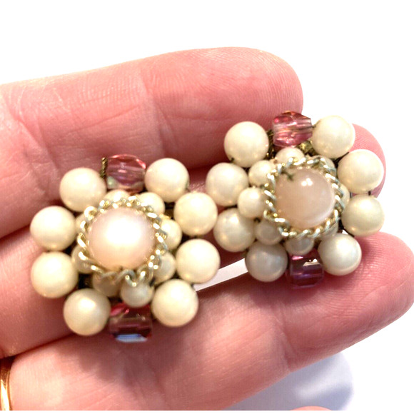 Vintage Mid Century Clip On Earring Pink Purple Faux Pearl Clusters Marked Japan - Picture 3 of 9